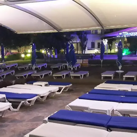 Yelken Bay فندق يالِكافاك